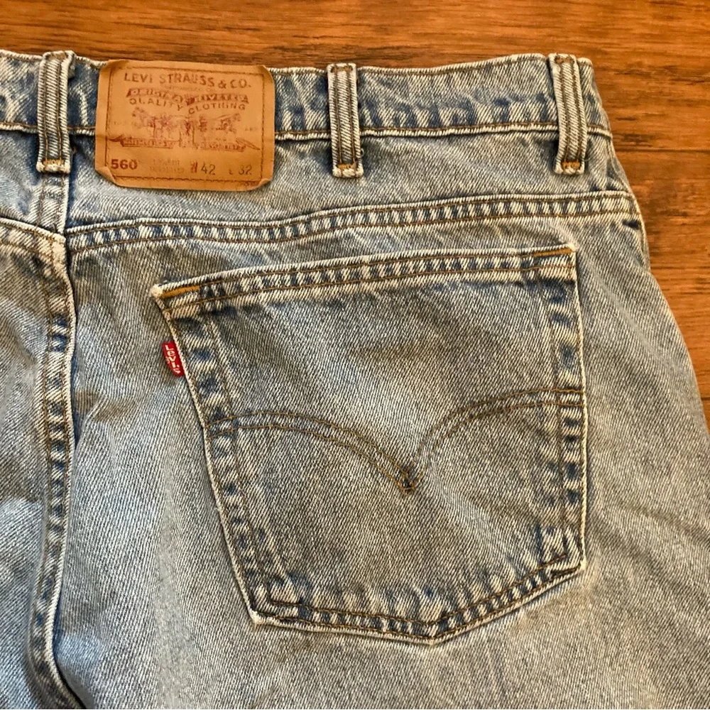 Vintage Levi’s 560 Jeans Denim Loose Fit Tapered Leg Size 40x32 Retro Light Wash - Picture 9 of 11